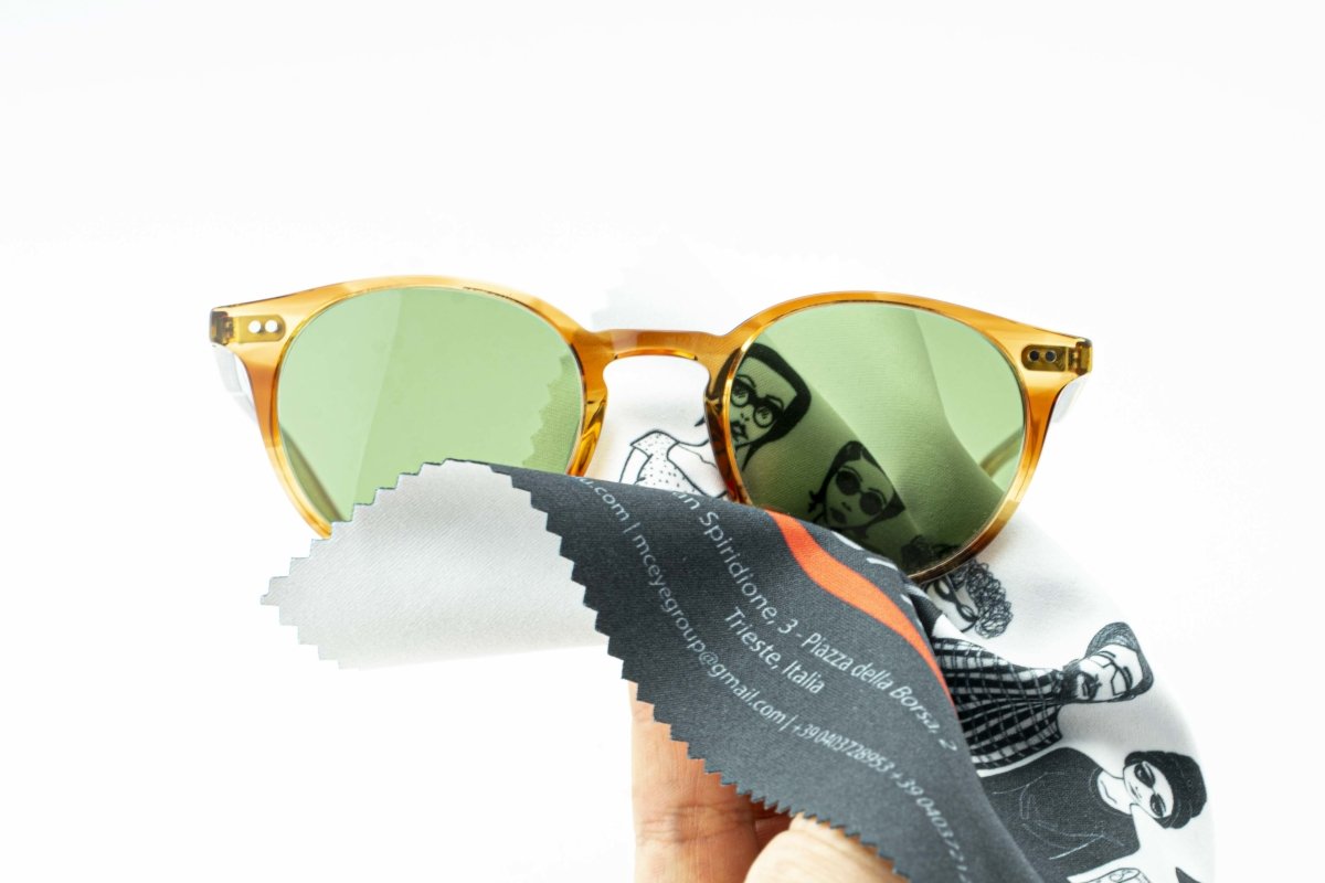 Lunga vita agli occhiali: guida per la pulizia e manutenzione degli occhiali da vista e da sole - Ottica Occhiblu